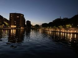 Foto {1} di {2}