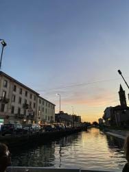 Foto {1} di {2}