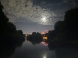 Foto {1} di {2}