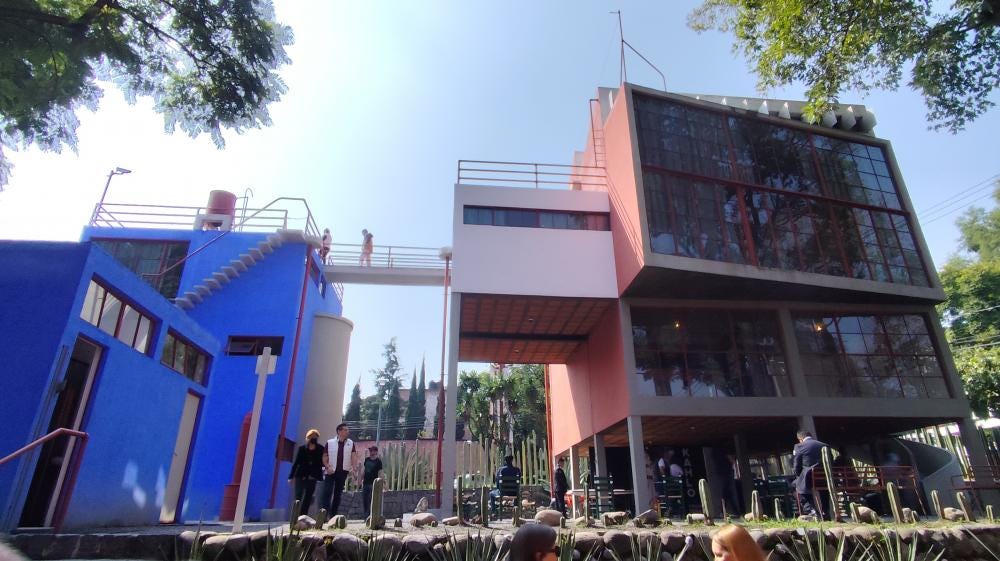 Foto 1 di 2