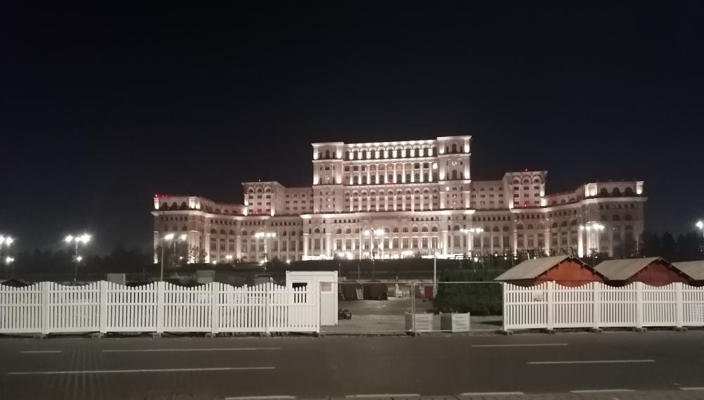 Foto 1 di 3