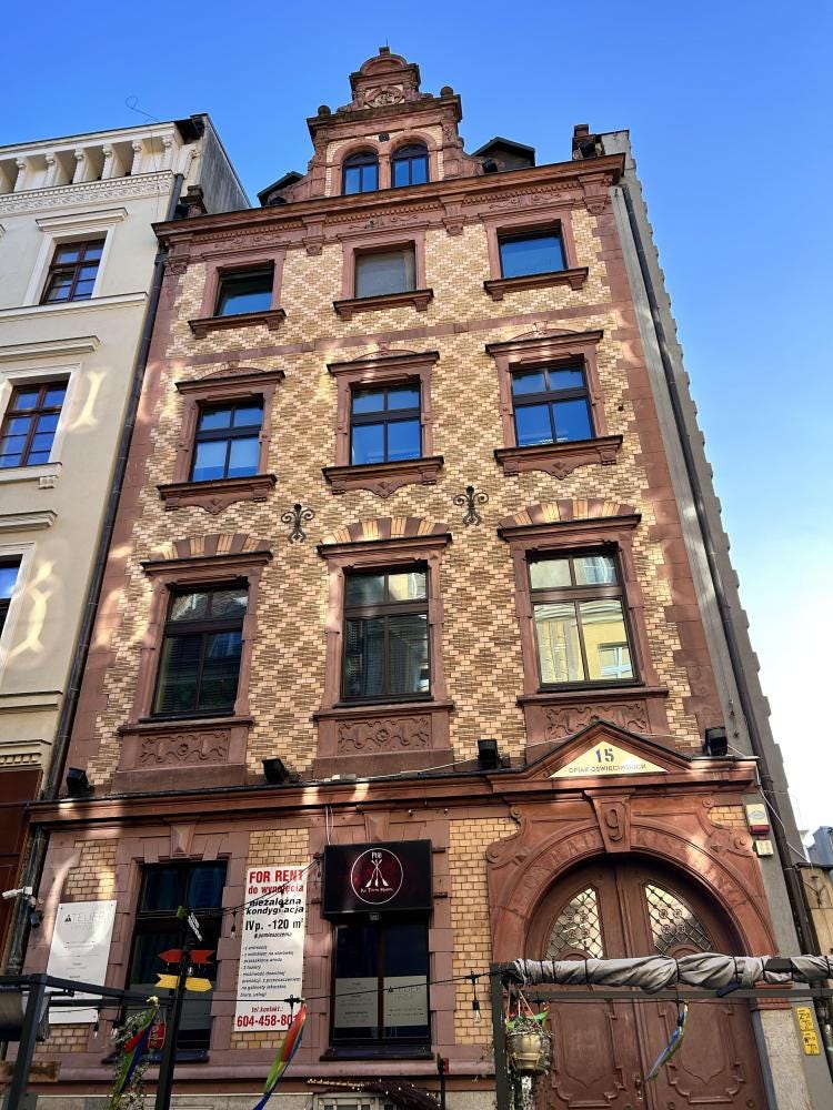 Foto 1 di 6