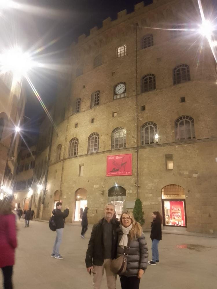 Foto 2 di 2