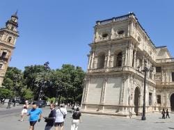 Foto {1} di {2}