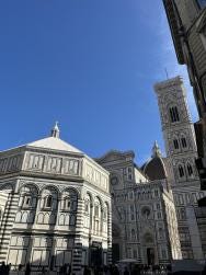 Foto {1} di {2}