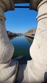 Foto {1} di {2}