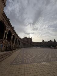 Foto {1} di {2}