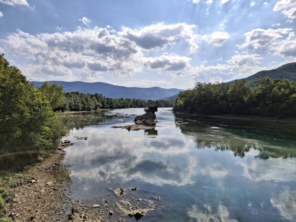Foto 2 di 2
