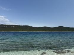 Foto {1} di {2}