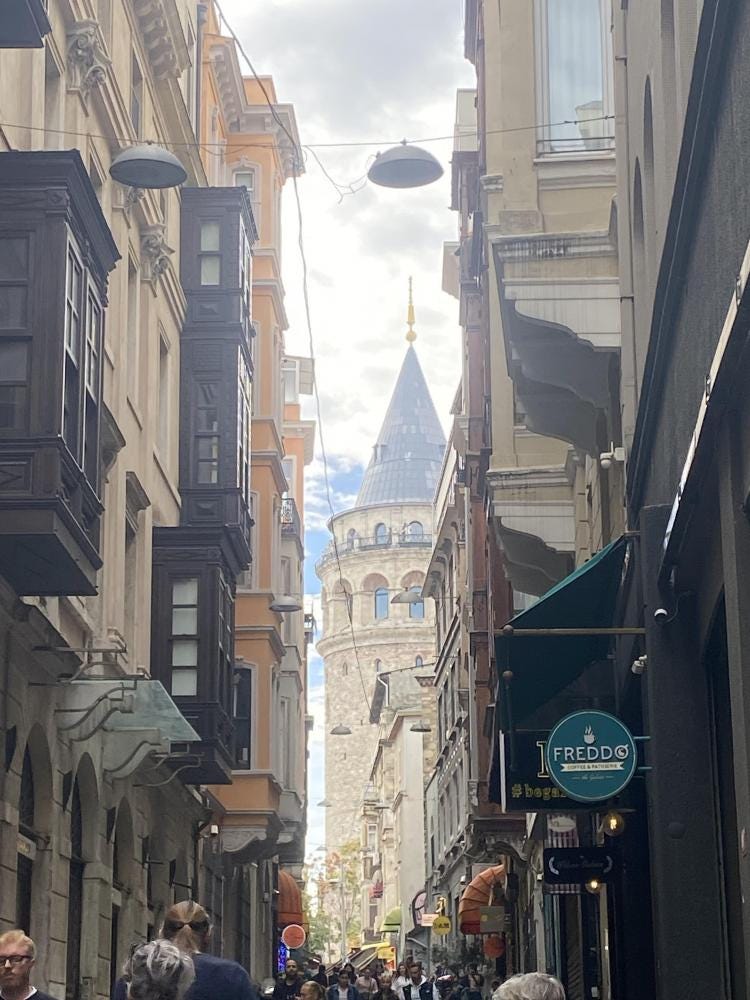 Foto 1 di 6