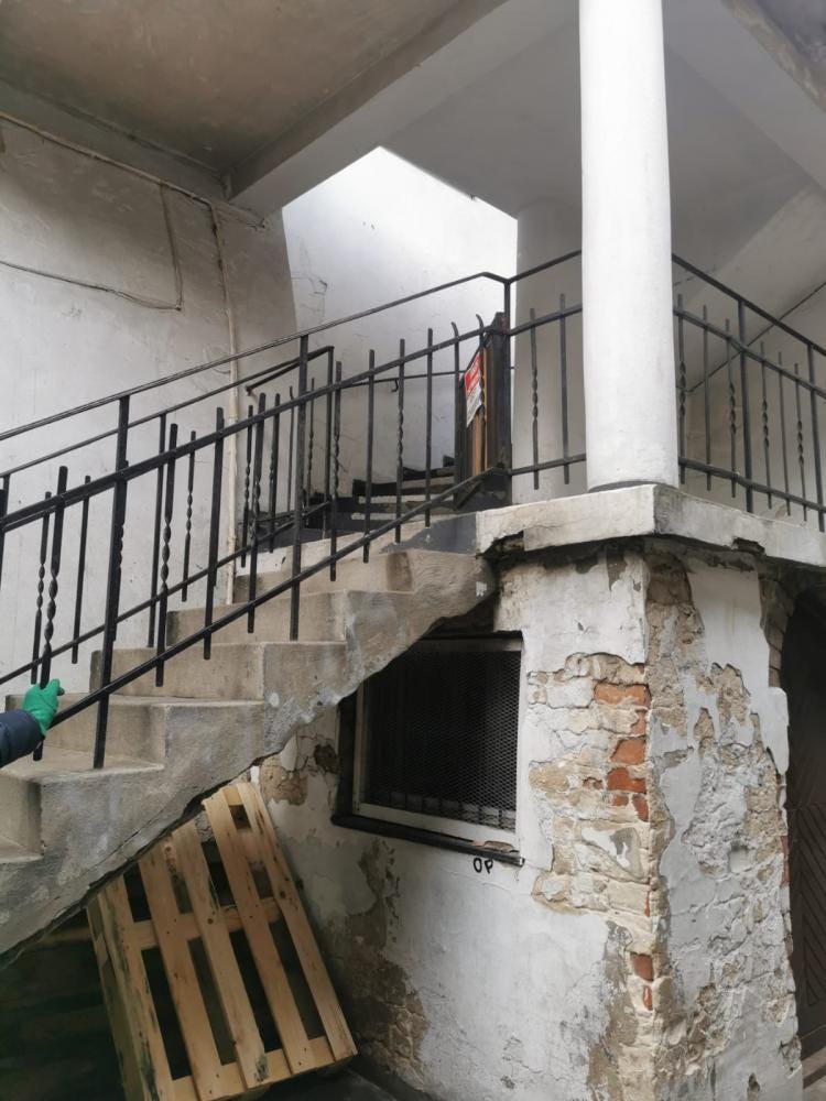 Foto 1 di 3