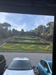 Foto {1} di {2}