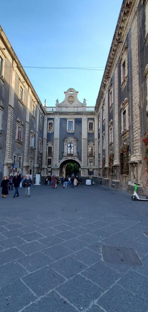 Foto 2 di 6