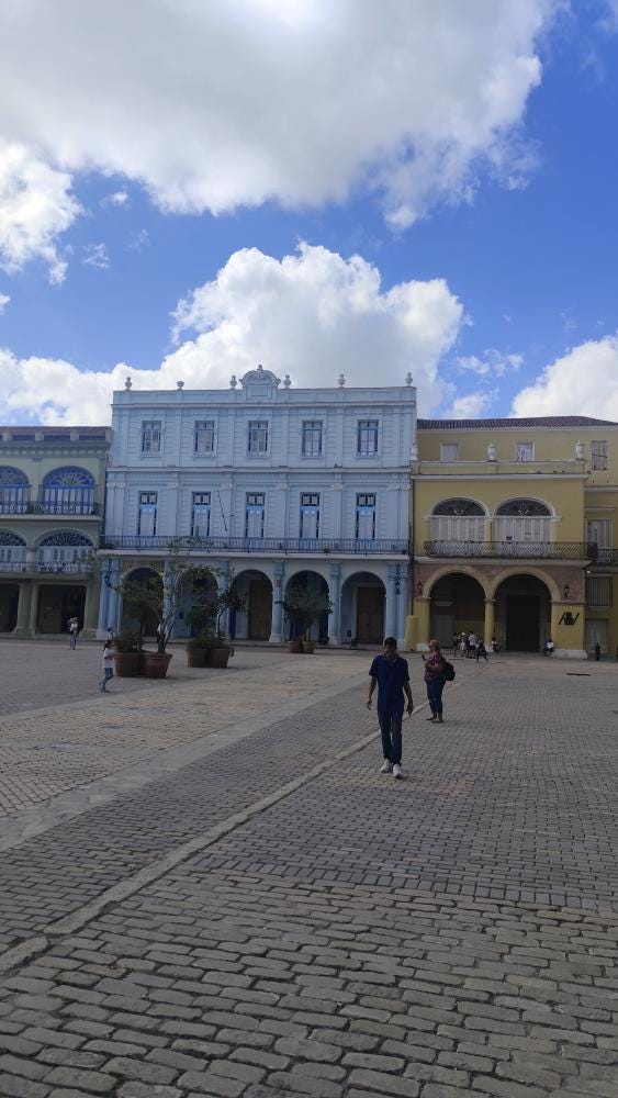 Foto 1 di 4