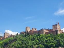 Foto {1} di {2}