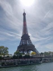 Foto {1} di {2}
