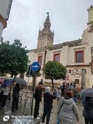 Foto {1} di {2}