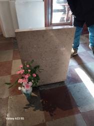 Foto {1} di {2}