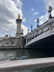 Foto {1} di {2}