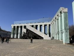 Foto {1} di {2}