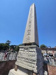 Foto {1} di {2}