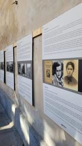 Foto {1} di {2}