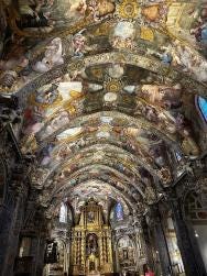 Foto {1} di {2}