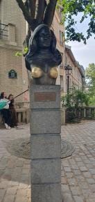 Foto {1} di {2}