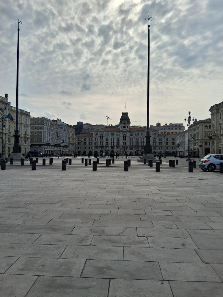 Foto 1 di 2