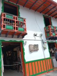 Foto {1} di {2}