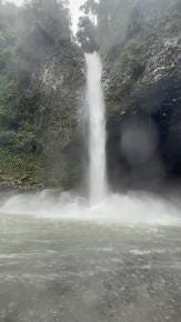 Image {1} of {2}