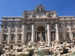 Foto {1} di {2}