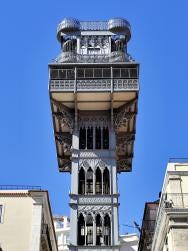 Foto {1} di {2}
