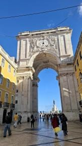 Foto {1} di {2}