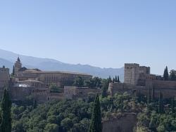 Foto {1} di {2}