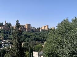 Foto {1} di {2}