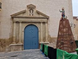 Foto {1} di {2}