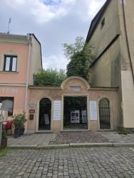 Foto {1} di {2}