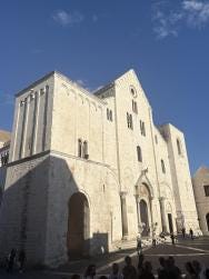 Foto {1} di {2}