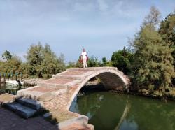 Foto {1} di {2}