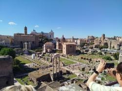 Foto {1} di {2}