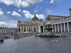 Foto {1} di {2}