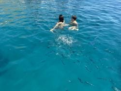 Foto {1} di {2}