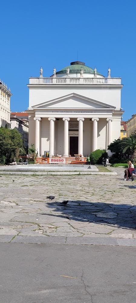 Foto 1 di 2