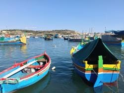 Foto {1} di {2}