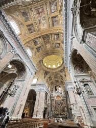 Foto {1} di {2}