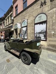 Foto {1} di {2}