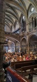 Foto {1} di {2}