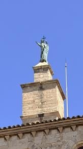 Foto {1} di {2}