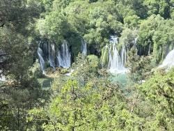 Foto {1} di {2}